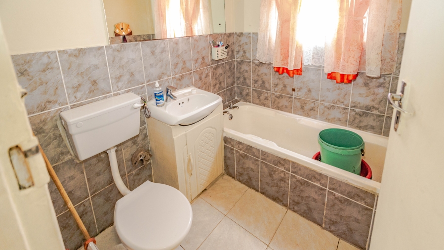 2 Bedroom Property for Sale in Hillcrest Heights Western Cape